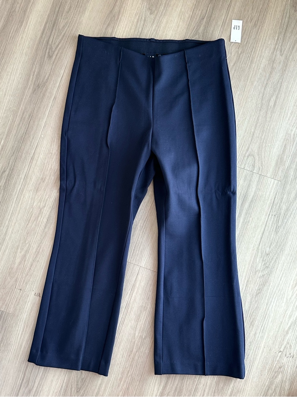 GAP pintuck kickflare pants BNWT